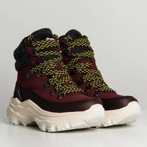 New Sorel Kinetic Breakthru Conquest Hiker Boots